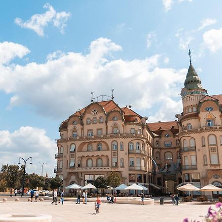 Bluesky Ultra-Central Premium Apartment Oradea Exterior foto