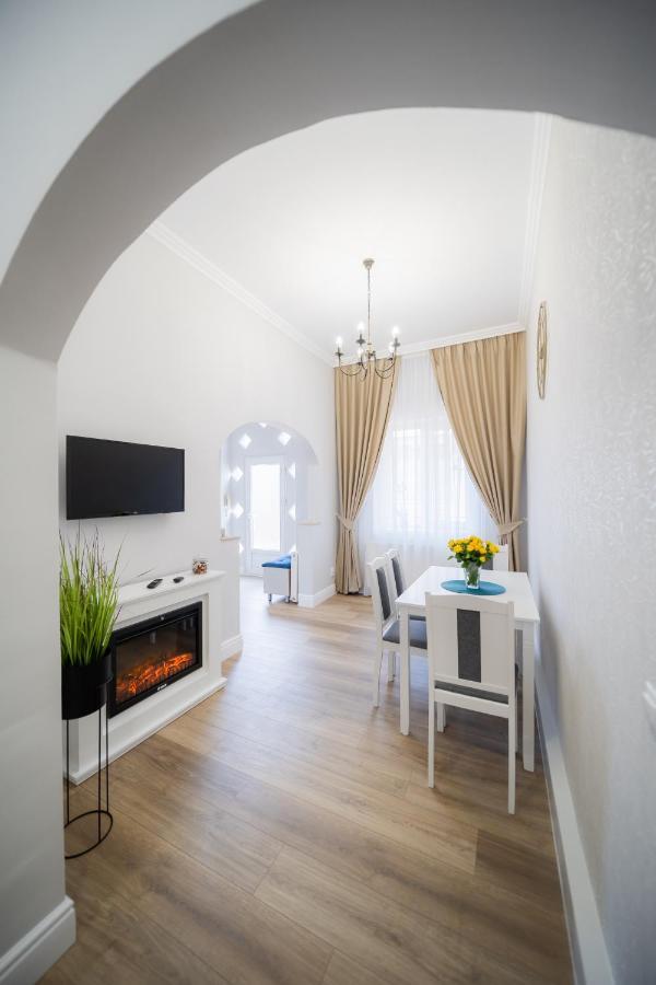 Bluesky Ultra-Central Premium Apartment Oradea Exterior foto