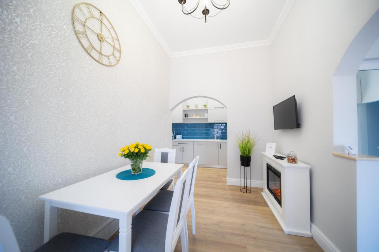 Bluesky Ultra-Central Premium Apartment Oradea Exterior foto