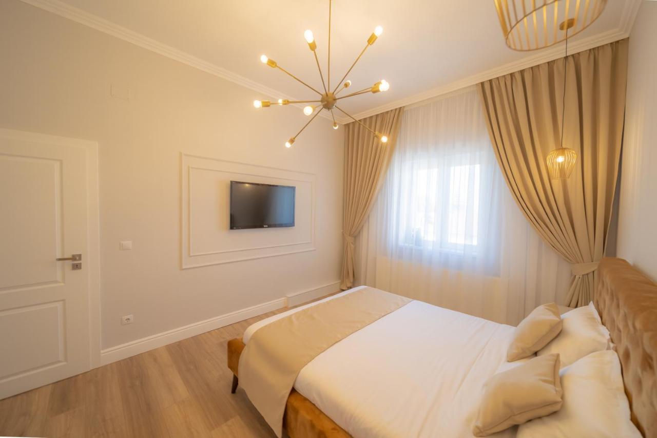 Bluesky Ultra-Central Premium Apartment Oradea Exterior foto